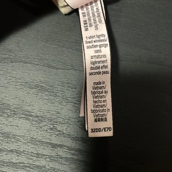 🔥Victoria’s Secret T- Shirt Bra - Picture 3 of 3